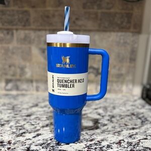 Stanley 40oz Quencher H2.0 Arctic Twist Tumbler NWT